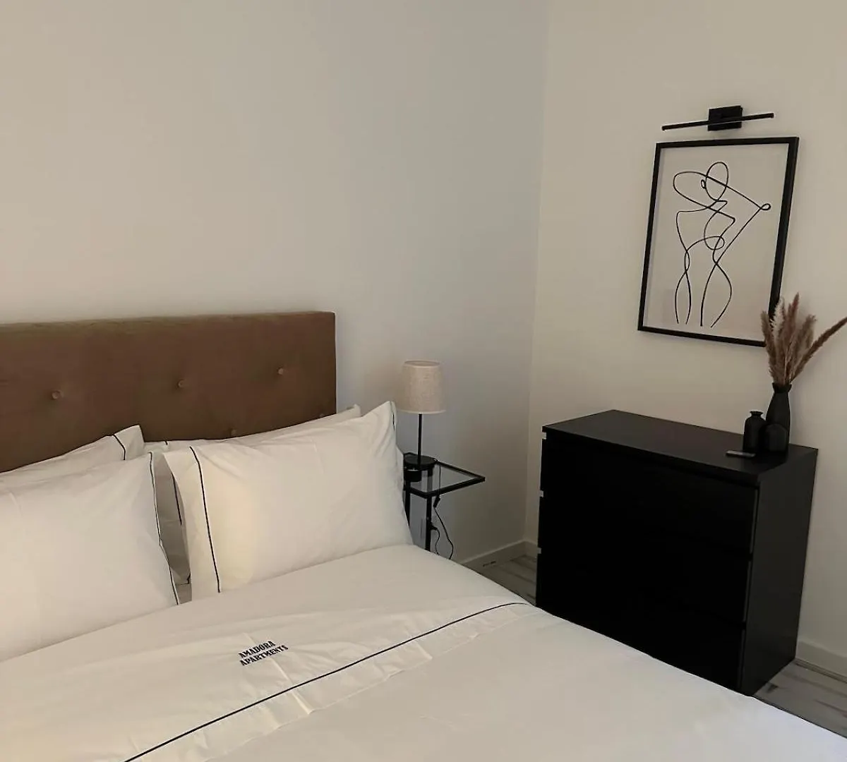 Amadora Flat 3 Apartment