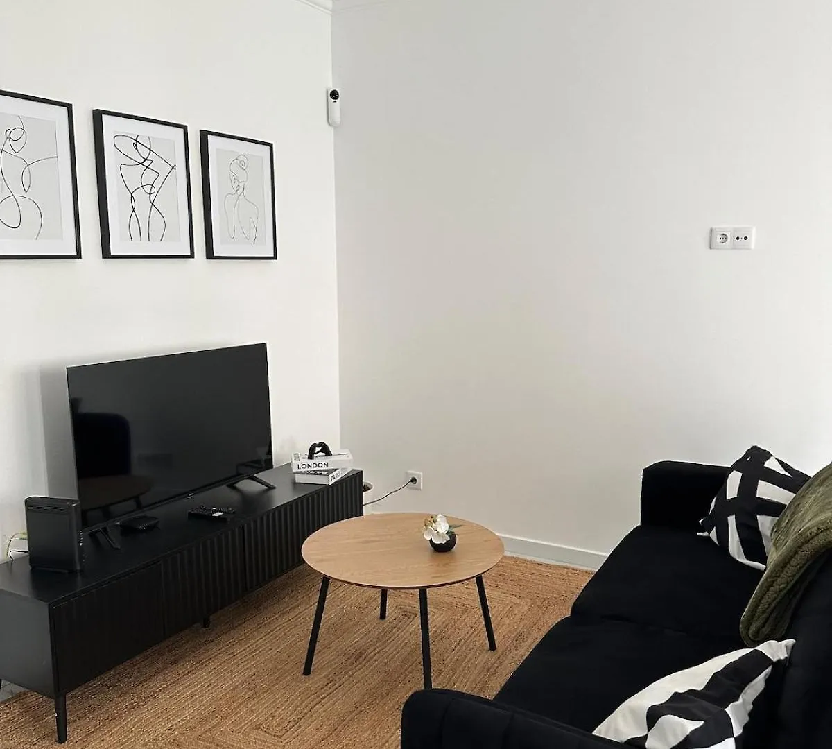 Amadora Flat 3 Apartment