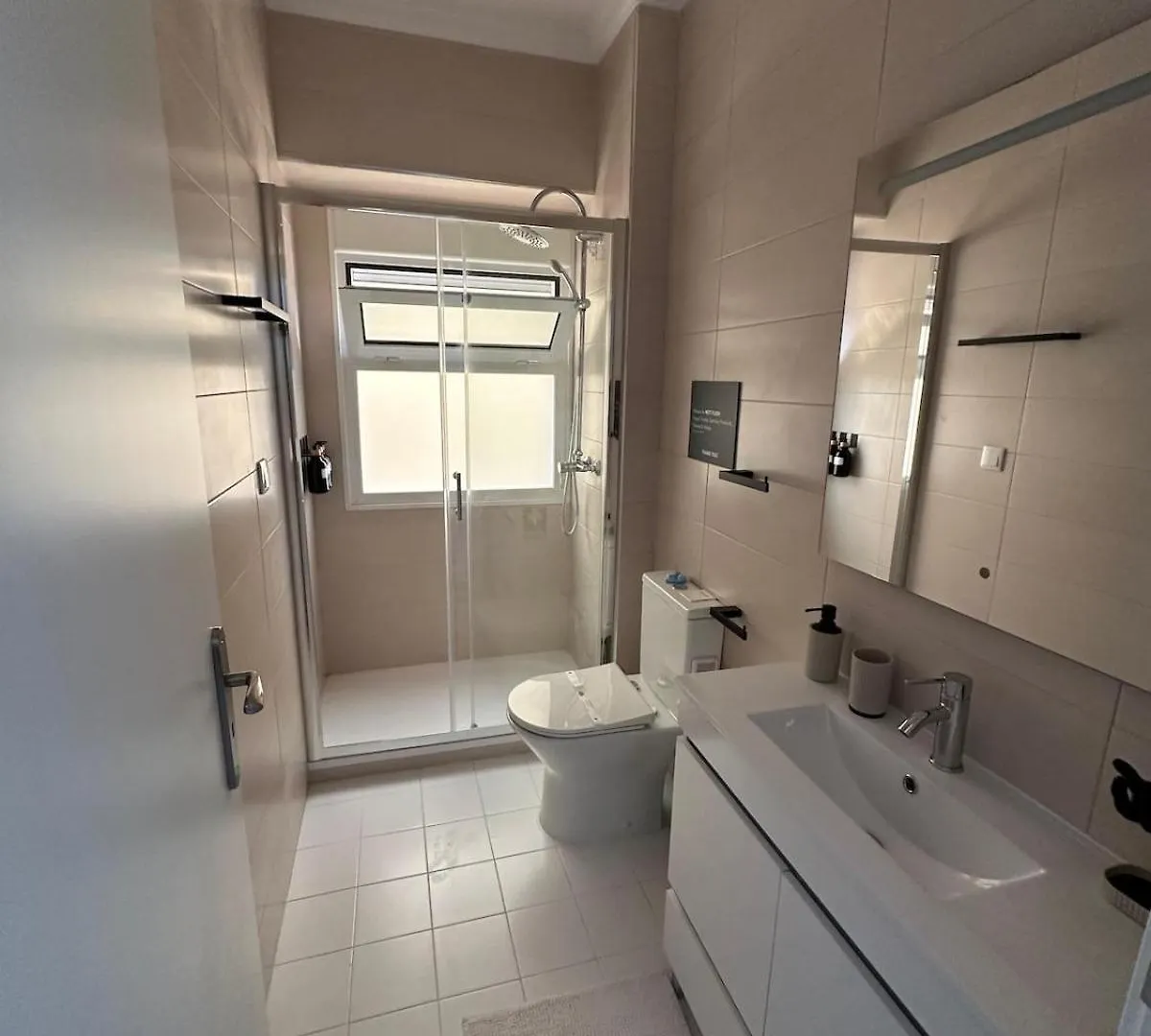 Amadora Flat 3 Apartment
